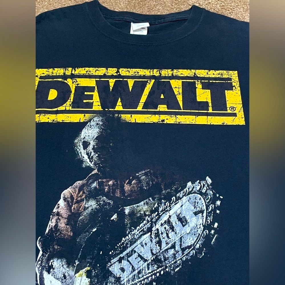 AMAZING DEWALT TOOLS TEXAS CHAINSAW MASSACRE LEATHERFACE T-SHIRT SIZE XL MINT :)